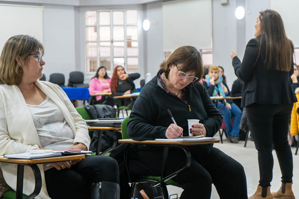 Taller Teórico Práctico ''Hacia el Empoderamiento de las Familias.'' Fundación TEA Santa Cruz